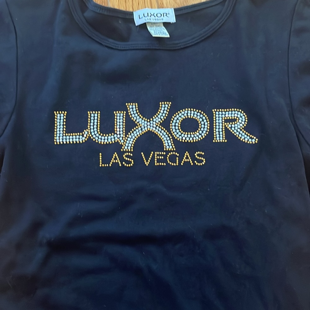 Luxor Las‎ Vegas Hotel Bling Tee Casual Black Silver Gold M Travel - Picture 2 of 4